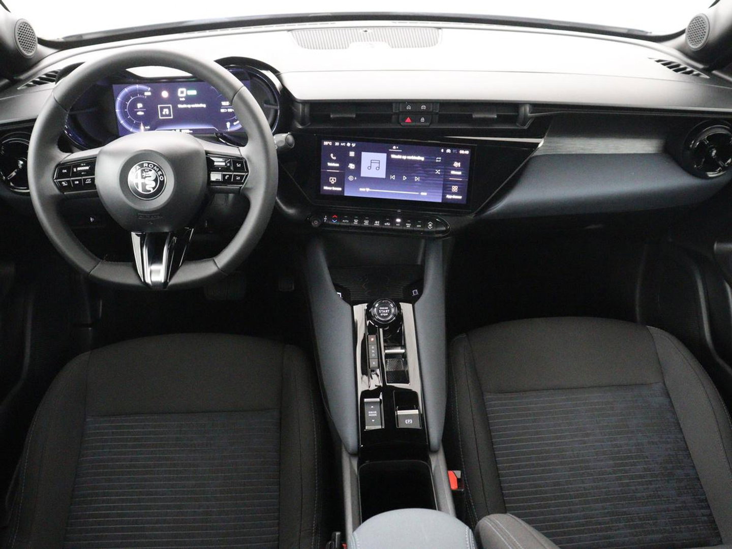 Alfa Romeo Junior Elettrica 54 kWh