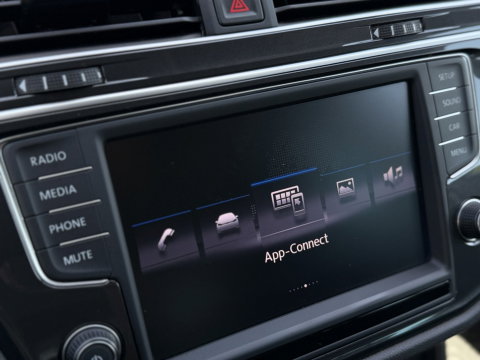 Volkswagen Tiguan 2.0 TSI 4-Motion 180 PK / R-Line / RNS / LED