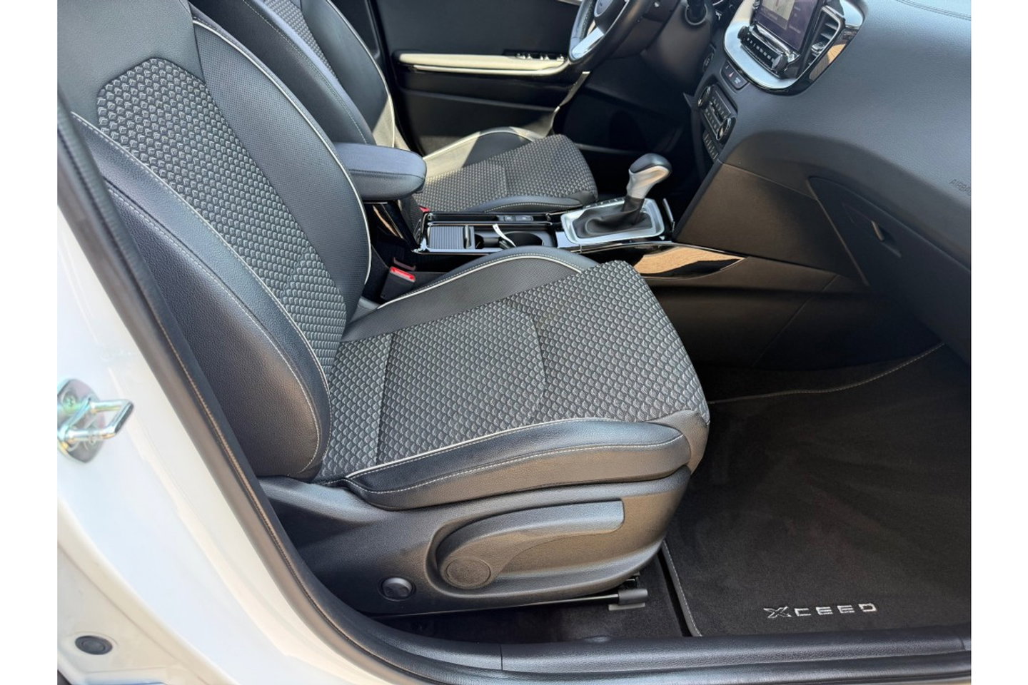 Kia Xceed 1.6 GDI PHEV EX.LINE AUTOMAAT NAVI PDC WINTERPACK.