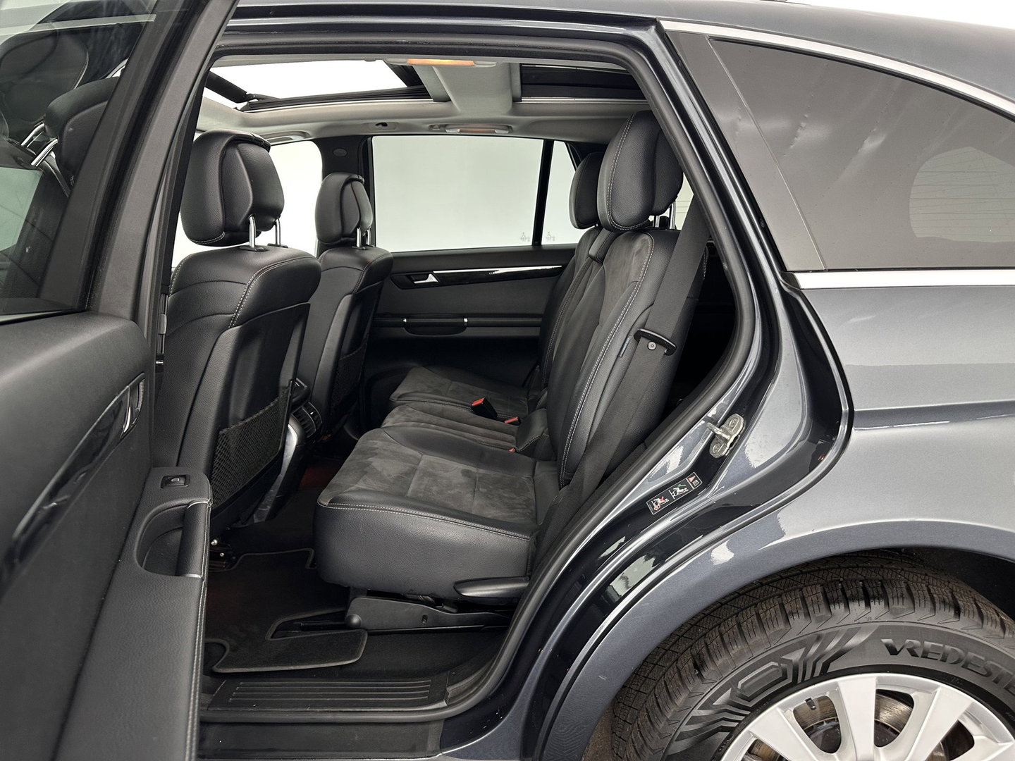Mercedes-Benz R-Klasse 300 CDI BlueEFFICIENCY Prestige [ 7-Pers. ] Aut. *PANO | LEATHER-MICROFIBRE | XENON | BLINDSPOT | COMFORTSEATS | NAVI-FULLMAP | CAMERA | SHIFTPADDLES | PRIVACY-GLASS | ECC | PDC | CRUISE | 18''ALU*