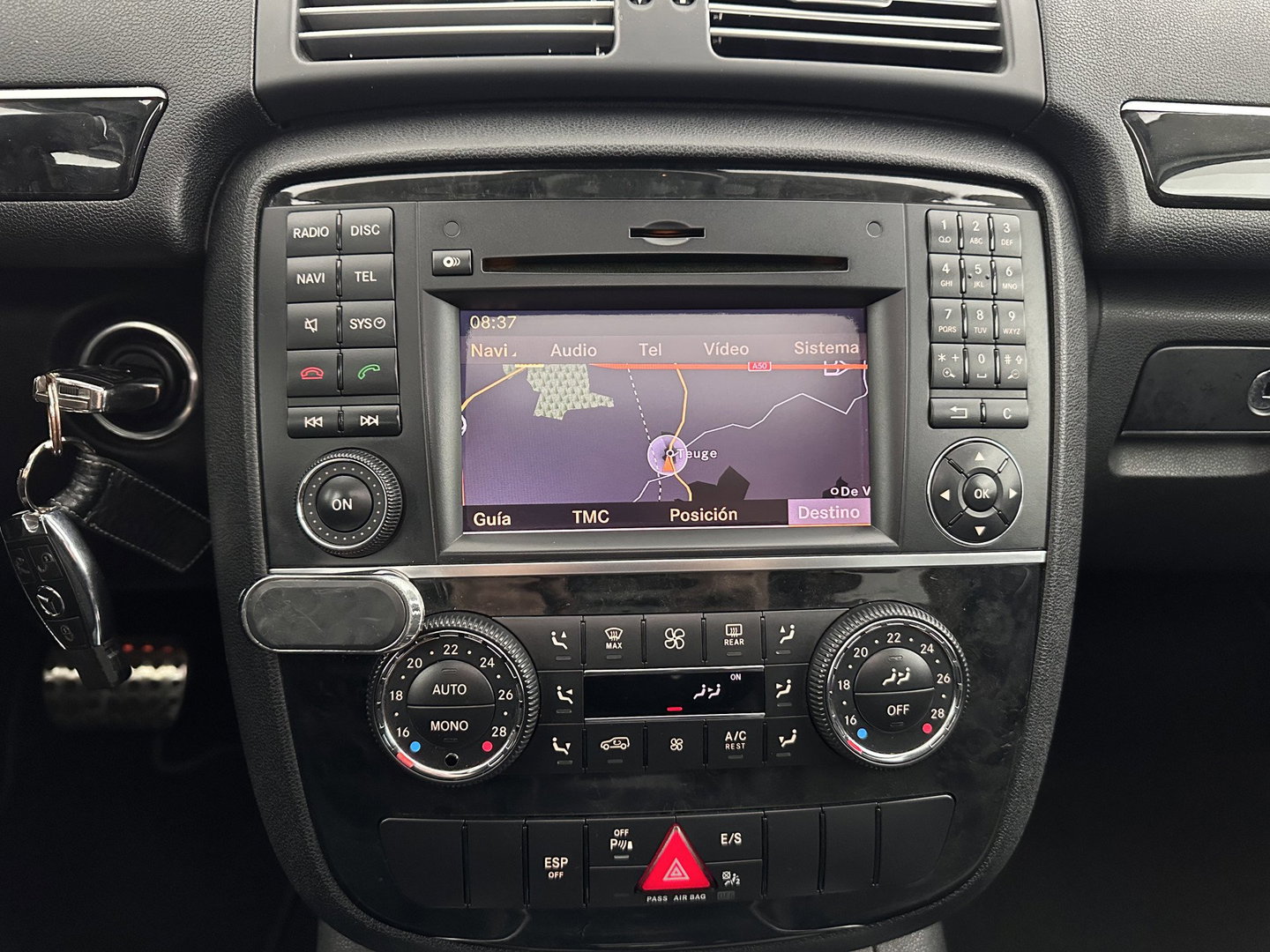 Mercedes-Benz R-Klasse 300 CDI BlueEFFICIENCY Prestige [ 7-Pers. ] Aut. *PANO | LEATHER-MICROFIBRE | XENON | BLINDSPOT | COMFORTSEATS | NAVI-FULLMAP | CAMERA | SHIFTPADDLES | PRIVACY-GLASS | ECC | PDC | CRUISE | 18''ALU*