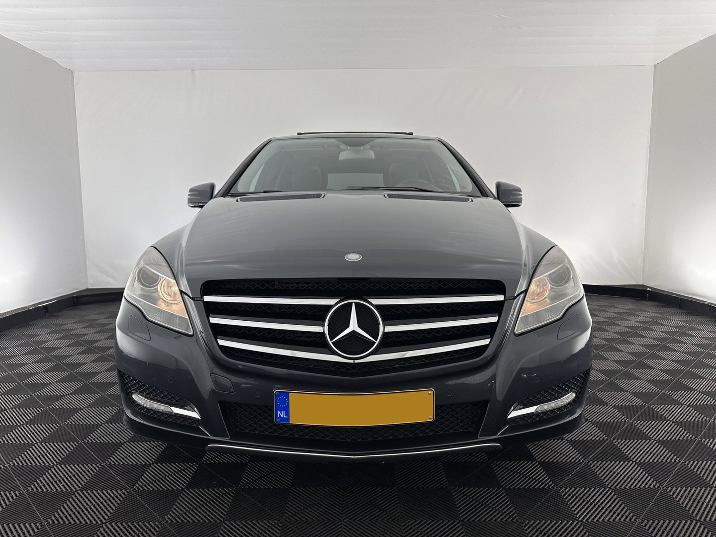 Mercedes-Benz R-Klasse 300 CDI BlueEFFICIENCY Prestige [ 7-Pers. ] Aut. *PANO | LEATHER-MICROFIBRE | XENON | BLINDSPOT | COMFORTSEATS | NAVI-FULLMAP | CAMERA | SHIFTPADDLES | PRIVACY-GLASS | ECC | PDC | CRUISE | 18''ALU*