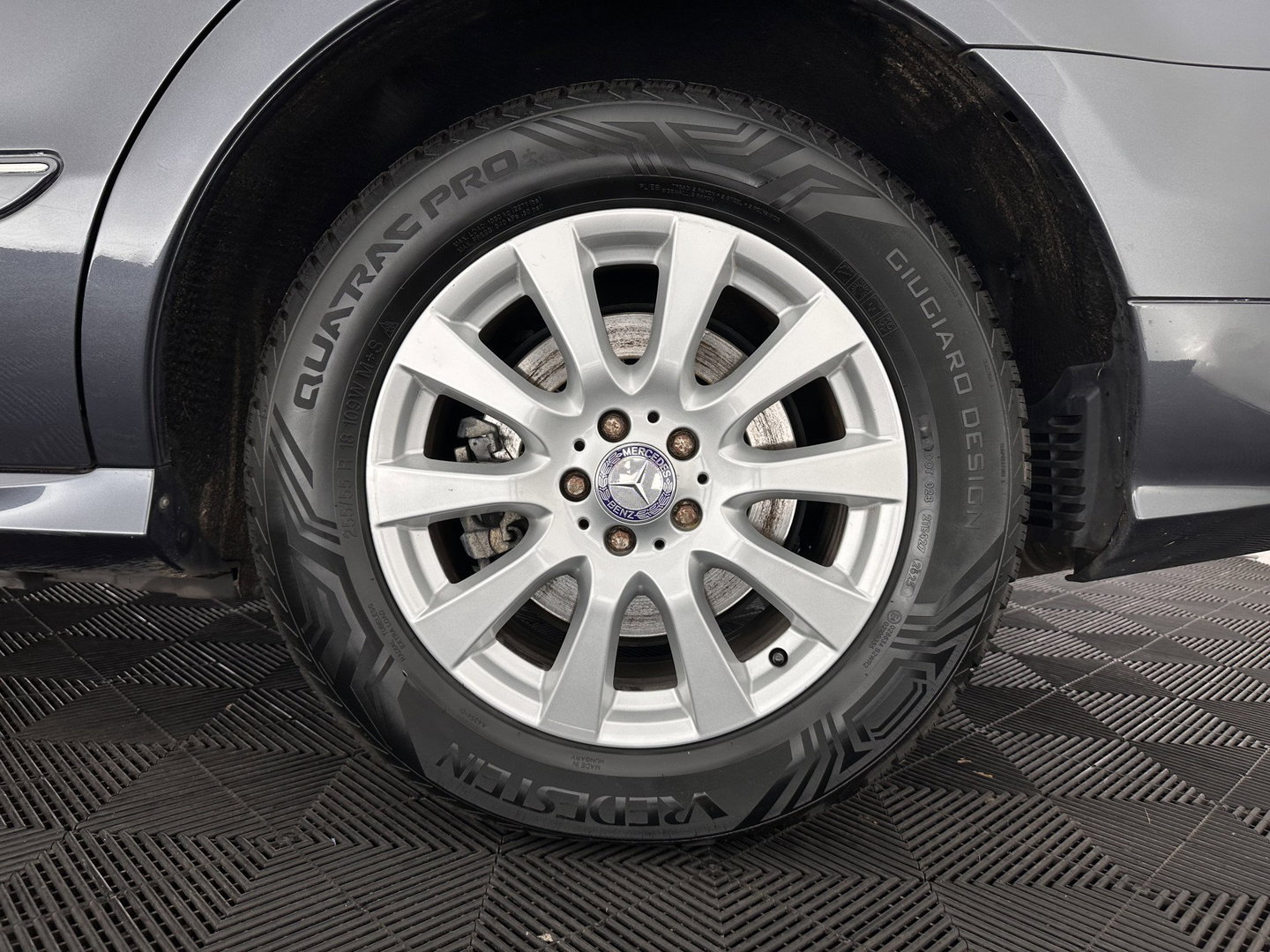 Mercedes-Benz R-Klasse 300 CDI BlueEFFICIENCY Prestige [ 7-Pers. ] Aut. *PANO | LEATHER-MICROFIBRE | XENON | BLINDSPOT | COMFORTSEATS | NAVI-FULLMAP | CAMERA | SHIFTPADDLES | PRIVACY-GLASS | ECC | PDC | CRUISE | 18''ALU*