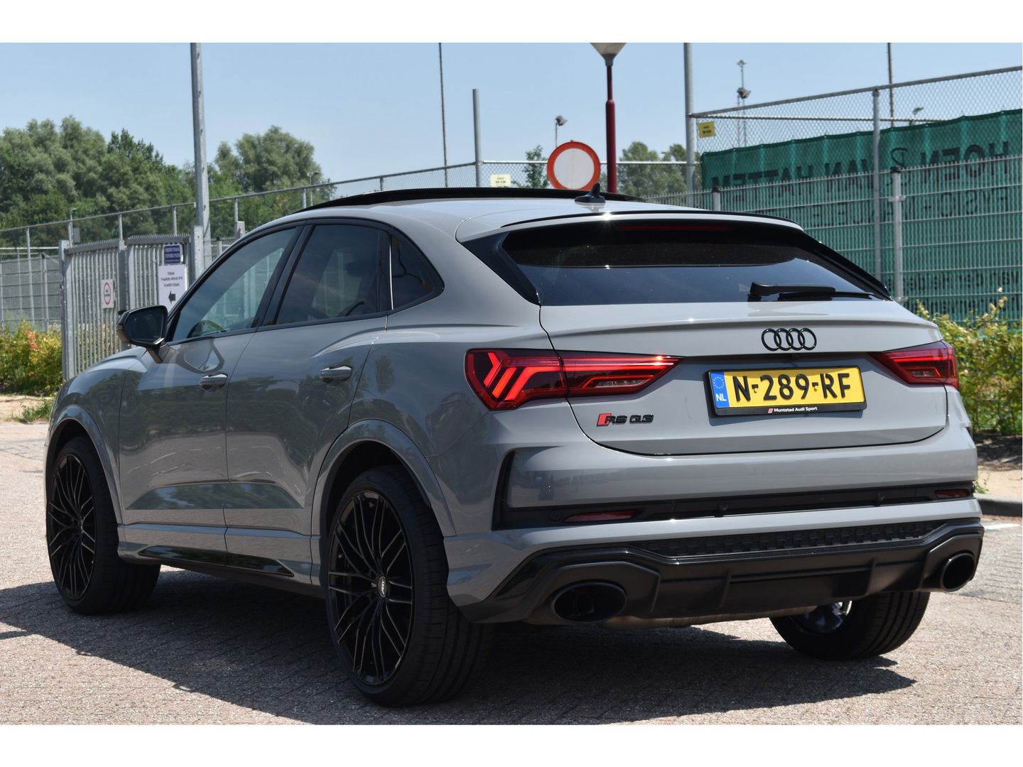 Audi Q3 Sportback TFSI RS 400pk Assist.pakket | Miltec | Nardo grey | Open dak | 360 gr.camera | Keyless | Full LED | Historie | ABT |