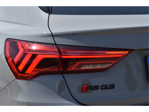 Audi Q3 Sportback TFSI RS 400pk Assist.pakket | Miltec | Nardo grey | Open dak | 360 gr.camera | Keyless | Full LED | Historie | ABT |