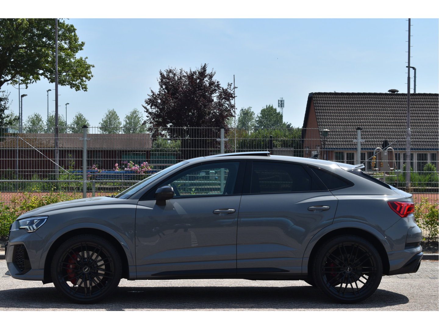 Audi Q3 Sportback TFSI RS 400pk Assist.pakket | Miltec | Nardo grey | Open dak | 360 gr.camera | Keyless | Full LED | Historie | ABT |