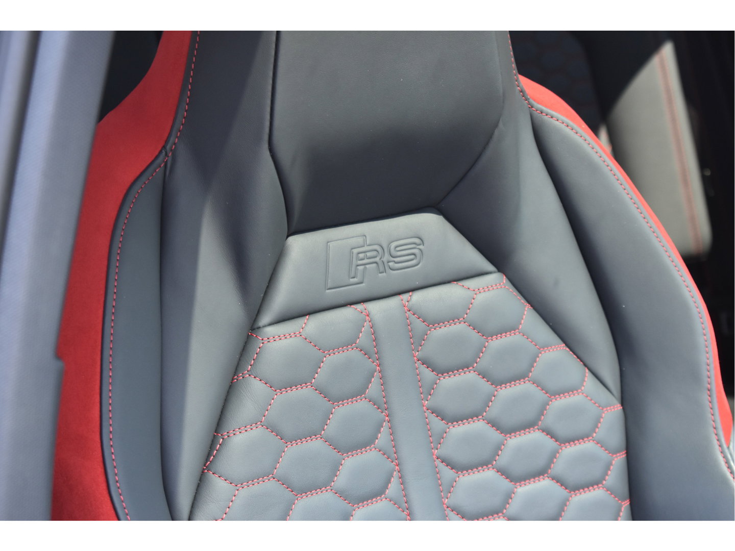 Audi Q3 Sportback TFSI RS 400pk Assist.pakket | Miltec | Nardo grey | Open dak | 360 gr.camera | Keyless | Full LED | Historie | ABT |