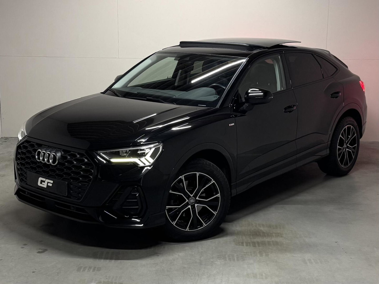 Audi Q3 Sportback 35 TFSI S-Line Black Edition Pano Carplay Camera ACC Trekh.