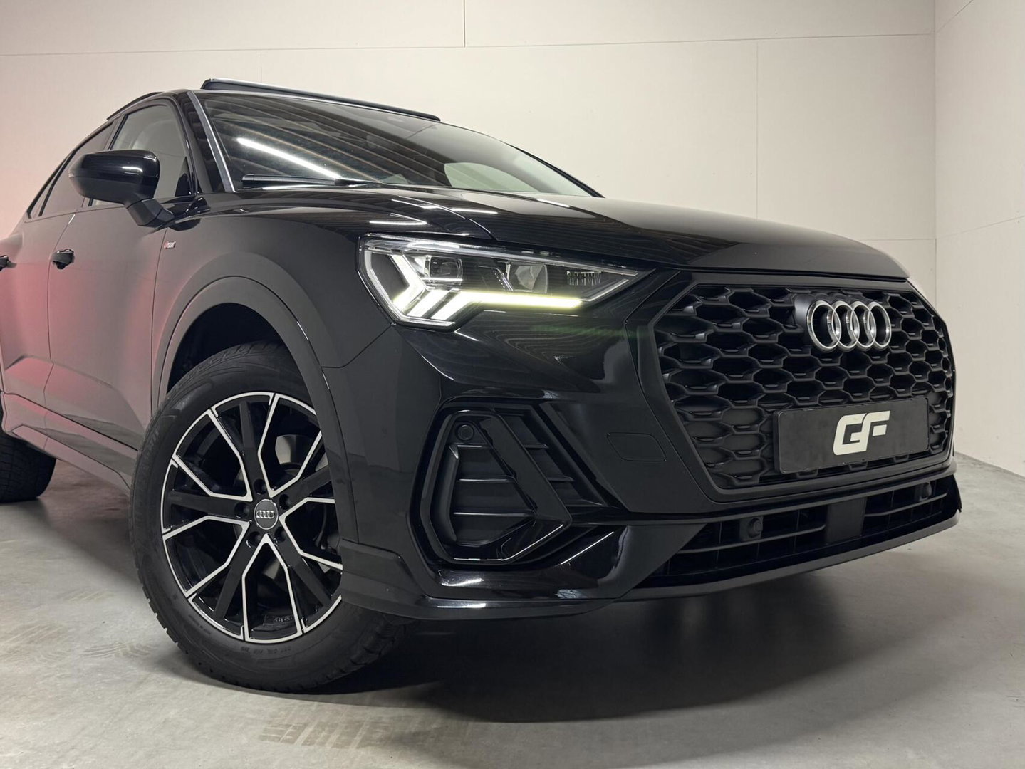 Audi Q3 Sportback 35 TFSI S-Line Black Edition Pano Carplay Camera ACC Trekh.