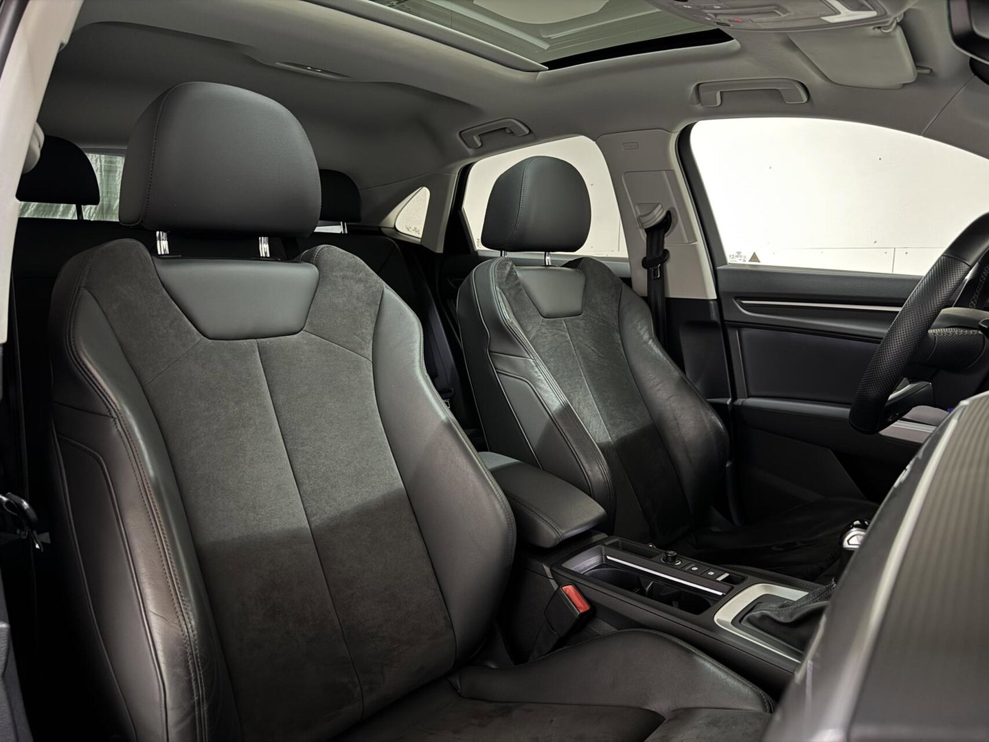 Audi Q3 Sportback 35 TFSI S-Line Black Edition Pano Carplay Camera ACC Trekh.