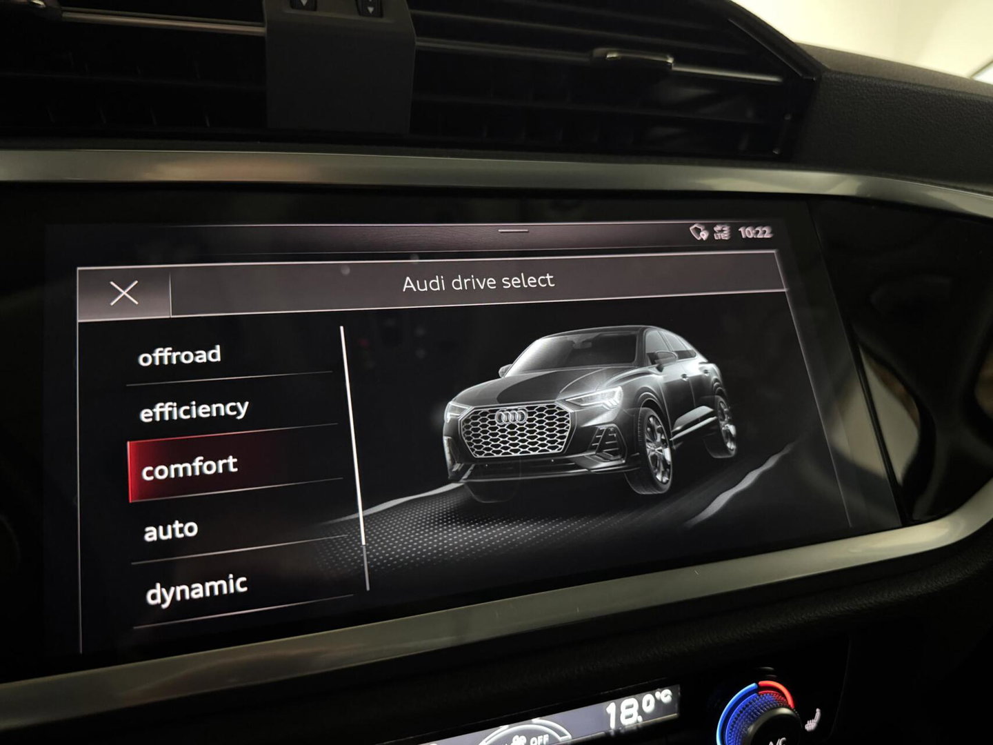 Audi Q3 Sportback 35 TFSI S-Line Black Edition Pano Carplay Camera ACC Trekh.