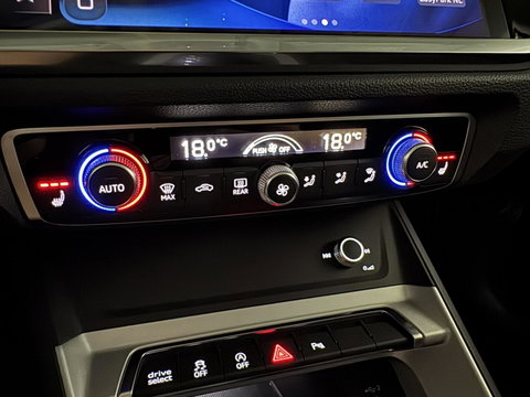 Audi Q3 Sportback 35 TFSI S-Line Black Edition Pano Carplay Camera ACC Trekh.