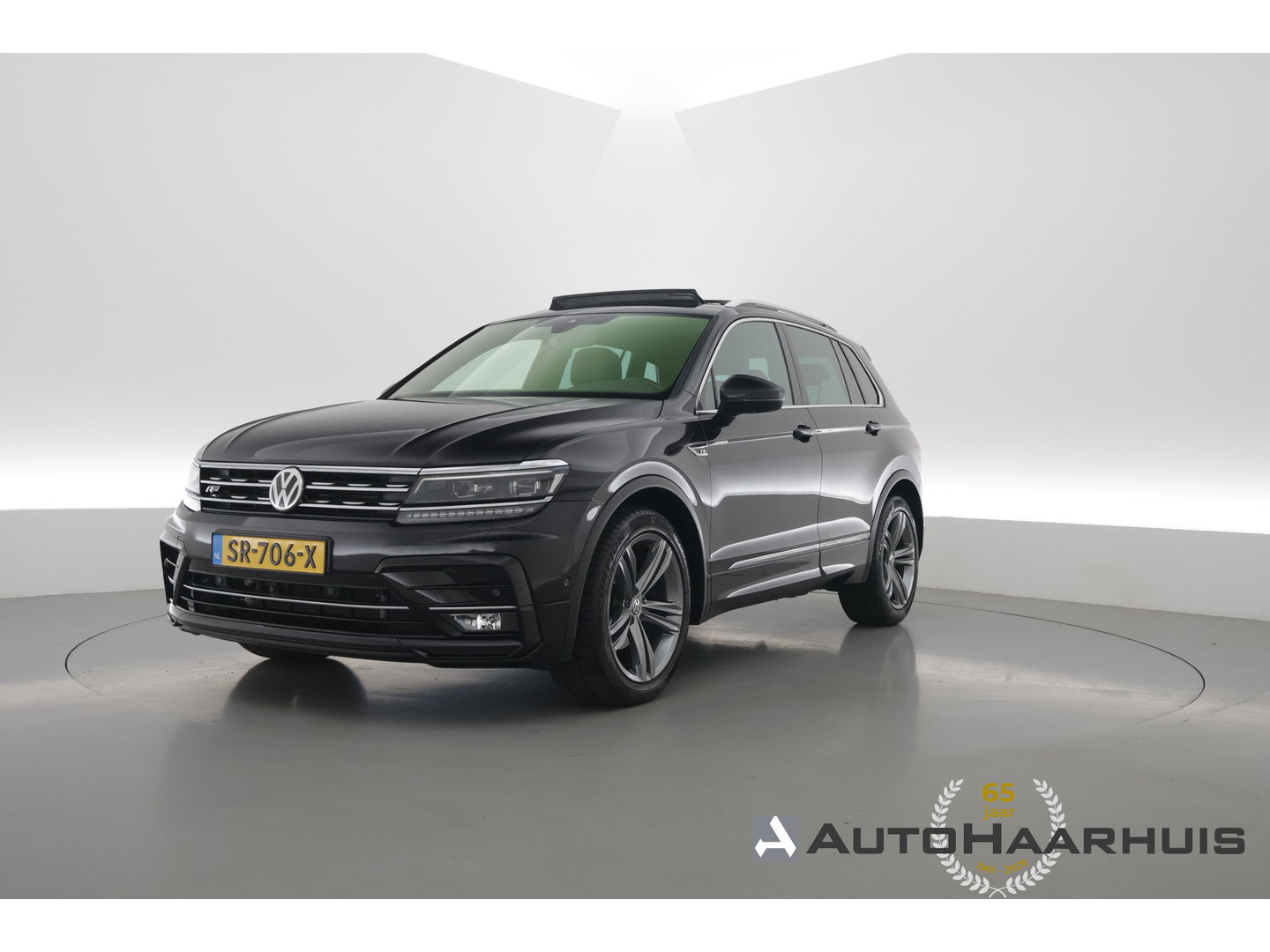 Volkswagen Tiguan 1.4 TSI R-line | Dig. Cockpit | Pano | Trekhaak | Adapt. Cruise | Keyless | 360cam | Stoelverw. |