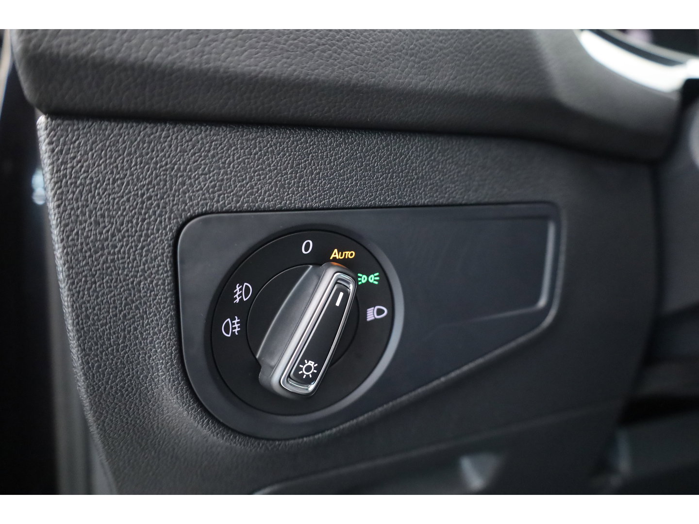 Volkswagen Tiguan 1.4 TSI R-line | Dig. Cockpit | Pano | Trekhaak | Adapt. Cruise | Keyless | 360cam | Stoelverw. |