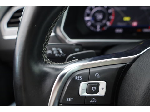 Volkswagen Tiguan 1.4 TSI R-line | Dig. Cockpit | Pano | Trekhaak | Adapt. Cruise | Keyless | 360cam | Stoelverw. |