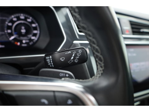 Volkswagen Tiguan 1.4 TSI R-line | Dig. Cockpit | Pano | Trekhaak | Adapt. Cruise | Keyless | 360cam | Stoelverw. |