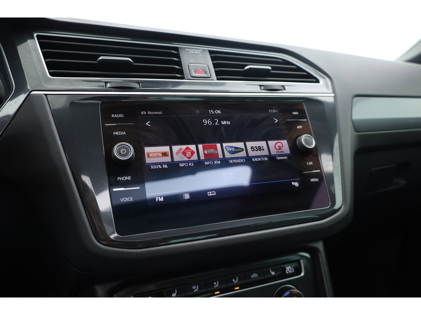 Volkswagen Tiguan 1.4 TSI R-line | Dig. Cockpit | Pano | Trekhaak | Adapt. Cruise | Keyless | 360cam | Stoelverw. |