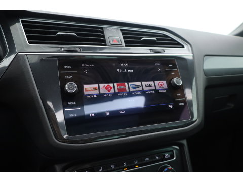 Volkswagen Tiguan 1.4 TSI R-line | Dig. Cockpit | Pano | Trekhaak | Adapt. Cruise | Keyless | 360cam | Stoelverw. |