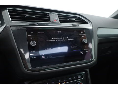 Volkswagen Tiguan 1.4 TSI R-line | Dig. Cockpit | Pano | Trekhaak | Adapt. Cruise | Keyless | 360cam | Stoelverw. |