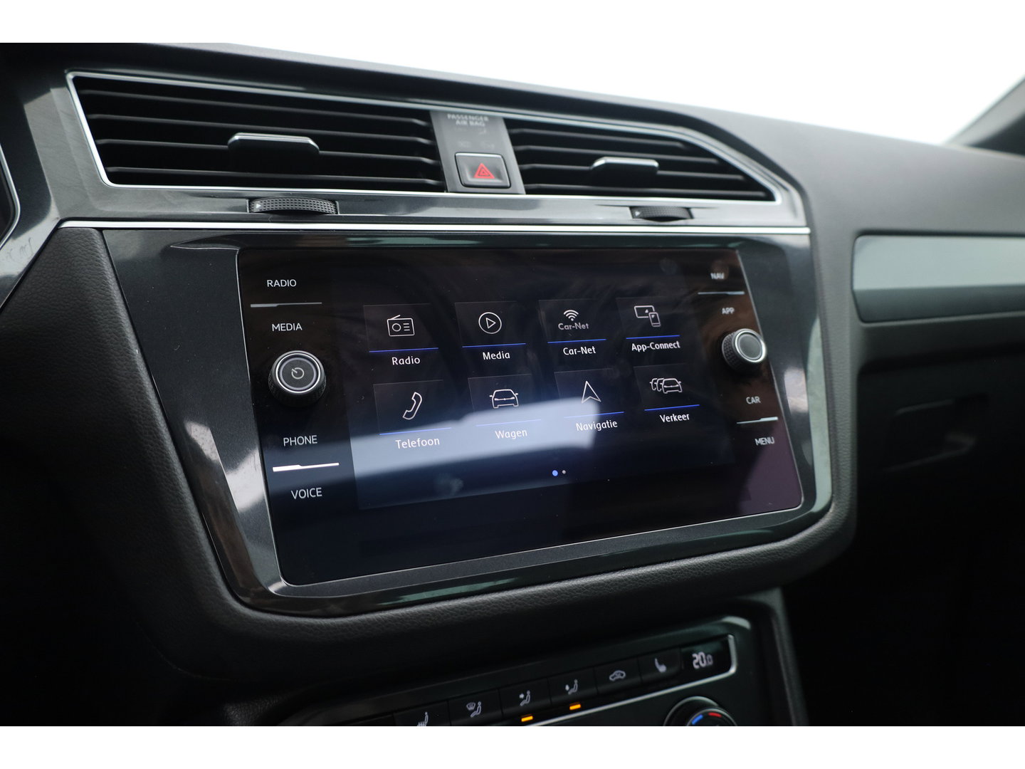 Volkswagen Tiguan 1.4 TSI R-line | Dig. Cockpit | Pano | Trekhaak | Adapt. Cruise | Keyless | 360cam | Stoelverw. |