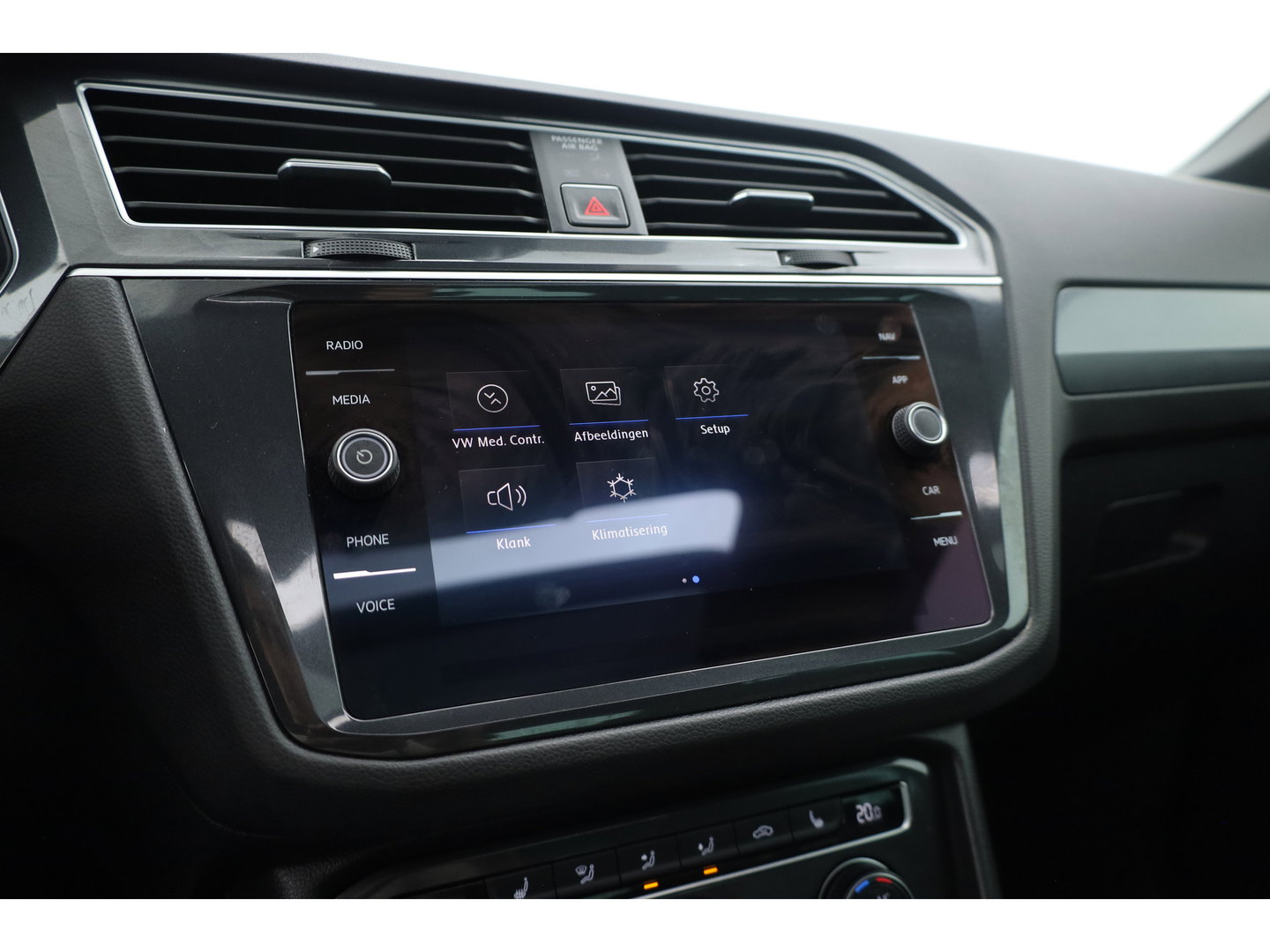 Volkswagen Tiguan 1.4 TSI R-line | Dig. Cockpit | Pano | Trekhaak | Adapt. Cruise | Keyless | 360cam | Stoelverw. |