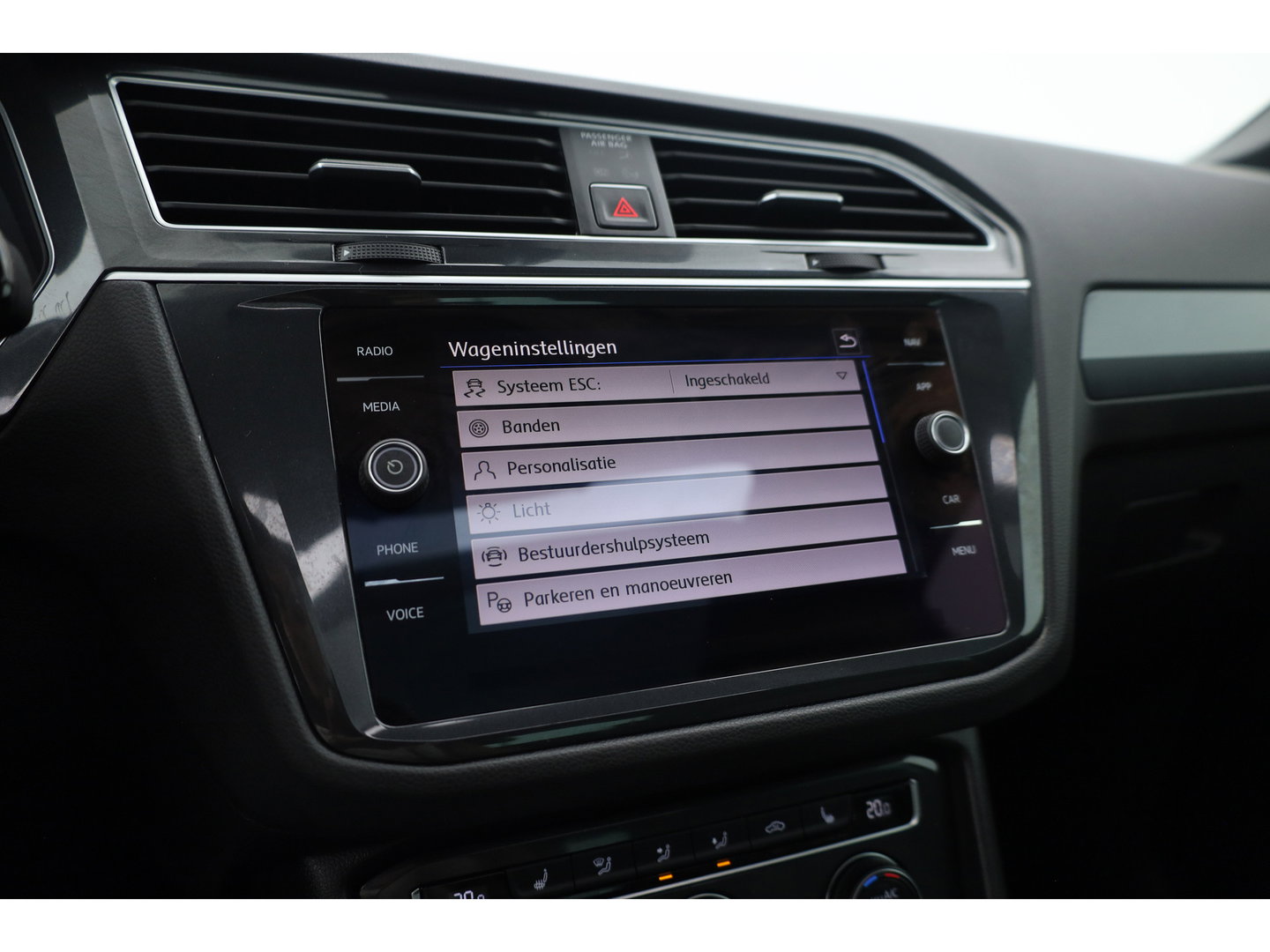 Volkswagen Tiguan 1.4 TSI R-line | Dig. Cockpit | Pano | Trekhaak | Adapt. Cruise | Keyless | 360cam | Stoelverw. |