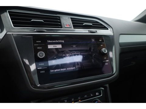 Volkswagen Tiguan 1.4 TSI R-line | Dig. Cockpit | Pano | Trekhaak | Adapt. Cruise | Keyless | 360cam | Stoelverw. |