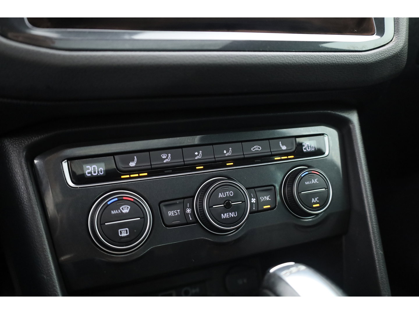 Volkswagen Tiguan 1.4 TSI R-line | Dig. Cockpit | Pano | Trekhaak | Adapt. Cruise | Keyless | 360cam | Stoelverw. |