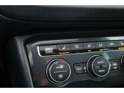 Volkswagen Tiguan 1.4 TSI R-line | Dig. Cockpit | Pano | Trekhaak | Adapt. Cruise | Keyless | 360cam | Stoelverw. |