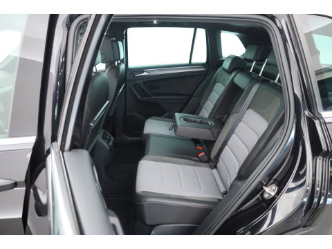 Volkswagen Tiguan 1.4 TSI R-line | Dig. Cockpit | Pano | Trekhaak | Adapt. Cruise | Keyless | 360cam | Stoelverw. |