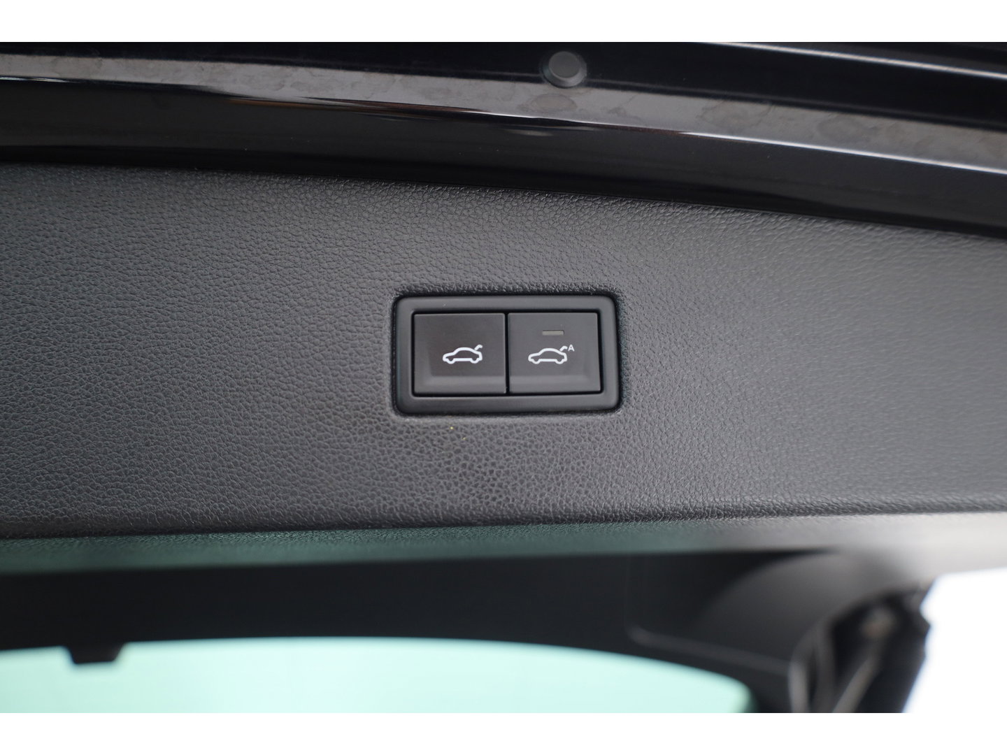 Volkswagen Tiguan 1.4 TSI R-line | Dig. Cockpit | Pano | Trekhaak | Adapt. Cruise | Keyless | 360cam | Stoelverw. |