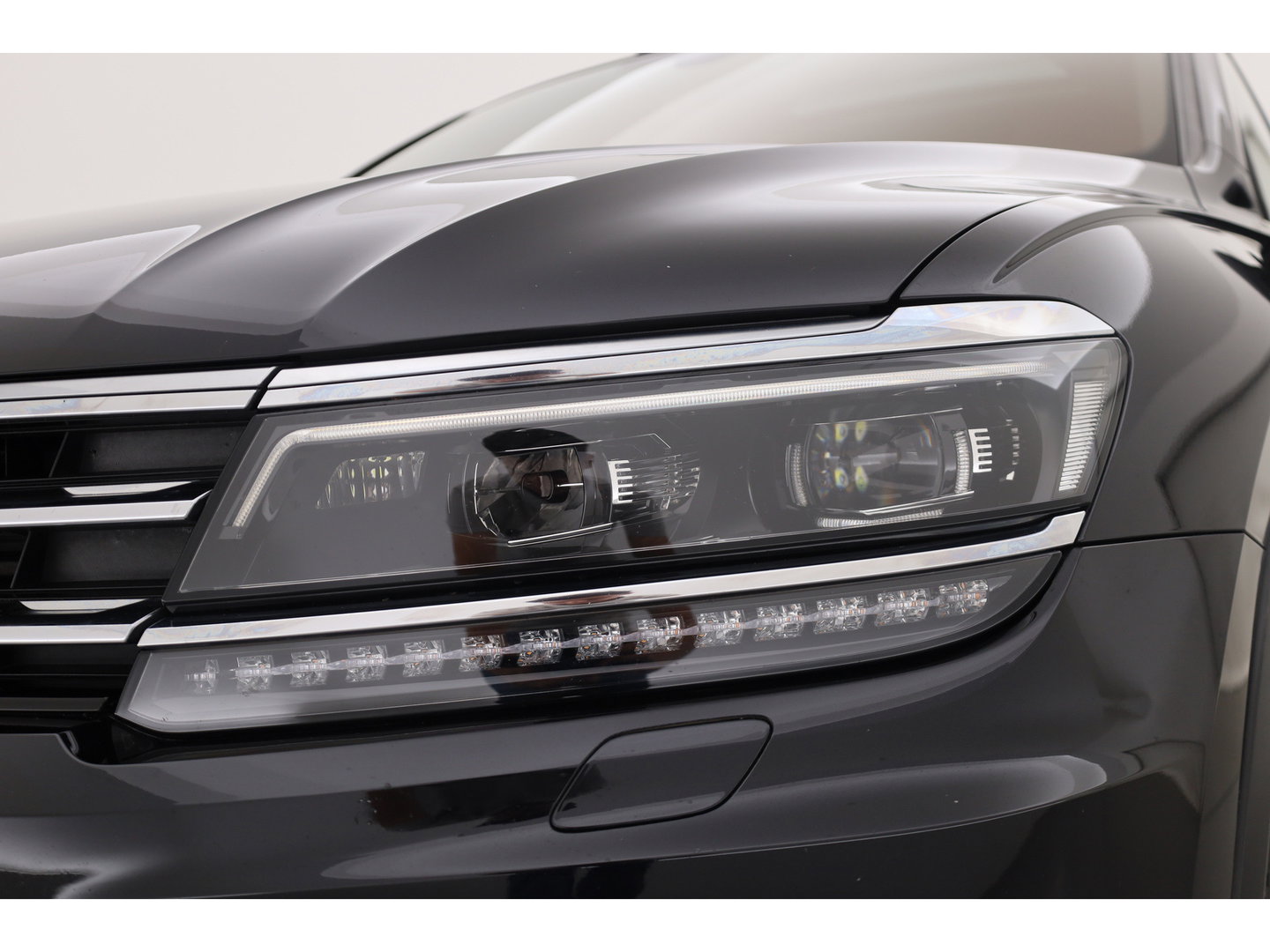 Volkswagen Tiguan 1.4 TSI R-line | Dig. Cockpit | Pano | Trekhaak | Adapt. Cruise | Keyless | 360cam | Stoelverw. |