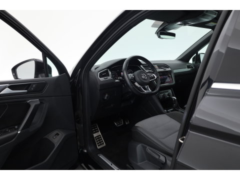 Volkswagen Tiguan 1.4 TSI R-line | Dig. Cockpit | Pano | Trekhaak | Adapt. Cruise | Keyless | 360cam | Stoelverw. |