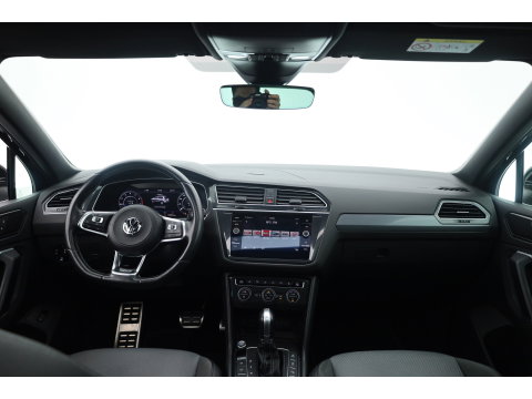 Volkswagen Tiguan 1.4 TSI R-line | Dig. Cockpit | Pano | Trekhaak | Adapt. Cruise | Keyless | 360cam | Stoelverw. |