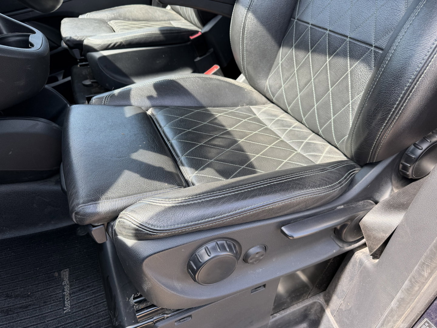 Mercedes-Benz Vito 114 CDI automaat L2H1 DC 5 persoons / euro 6 / bpm vrij / vaste prijs rijklaar € 28.950 ex btw / lease vanaf € 473 / leer / camera / cruise en climate control / navigatie / trekhaak !