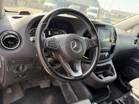 Mercedes-Benz Vito 114 CDI automaat L2H1 DC 5 persoons / euro 6 / bpm vrij / vaste prijs rijklaar € 28.950 ex btw / lease vanaf € 473 / leer / camera / cruise en climate control / navigatie / trekhaak !