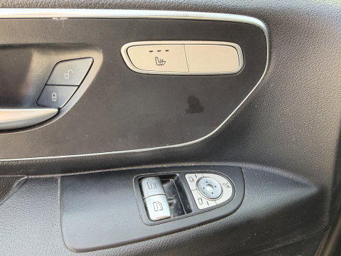 Mercedes-Benz Vito 114 CDI automaat L2H1 DC 5 persoons / euro 6 / bpm vrij / vaste prijs rijklaar € 28.950 ex btw / lease vanaf € 473 / leer / camera / cruise en climate control / navigatie / trekhaak !
