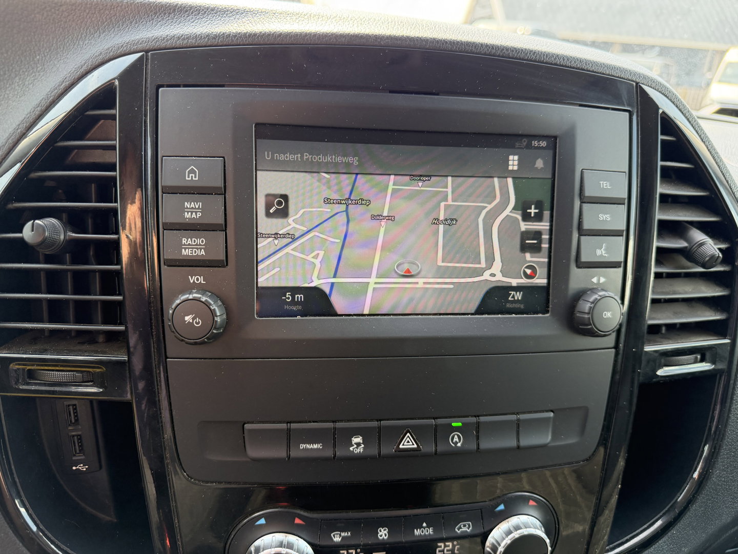 Mercedes-Benz Vito 114 CDI automaat L2H1 DC 5 persoons / euro 6 / bpm vrij / vaste prijs rijklaar € 28.950 ex btw / lease vanaf € 473 / leer / camera / cruise en climate control / navigatie / trekhaak !