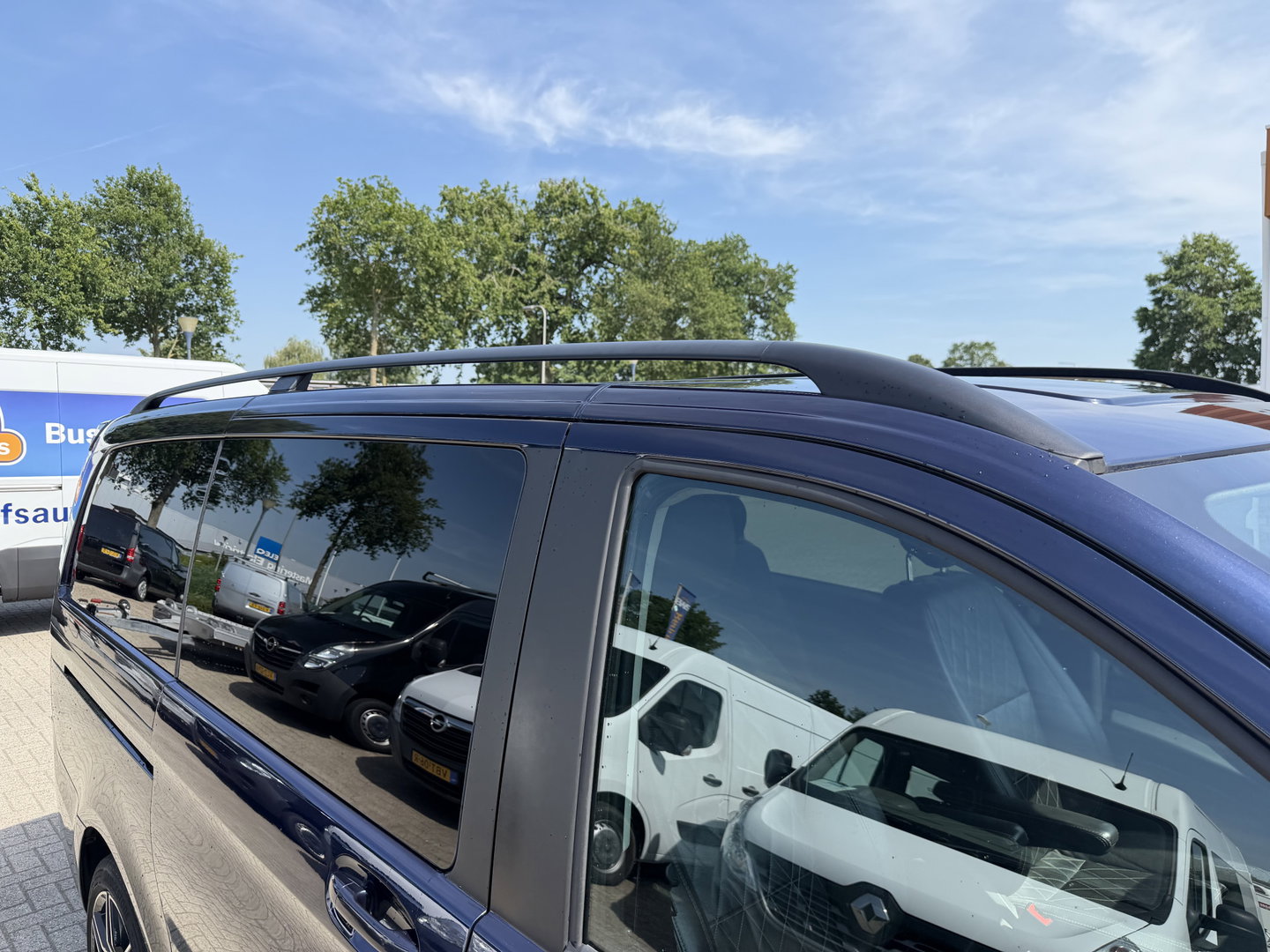 Mercedes-Benz Vito 114 CDI automaat L2H1 DC 5 persoons / euro 6 / bpm vrij / vaste prijs rijklaar € 28.950 ex btw / lease vanaf € 473 / leer / camera / cruise en climate control / navigatie / trekhaak !