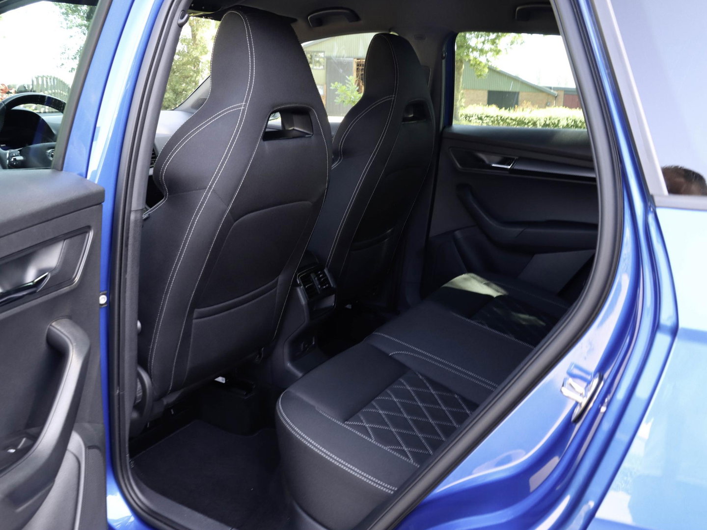 Škoda Karoq 1.5 TSI ACT Sportline 150PK DSG Camera Navi Stoel/Stuurverw. Race Blue 19 inch