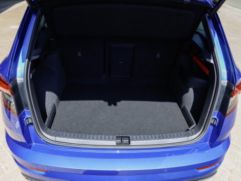 Škoda Karoq 1.5 TSI ACT Sportline 150PK DSG Camera Navi Stoel/Stuurverw. Race Blue 19 inch