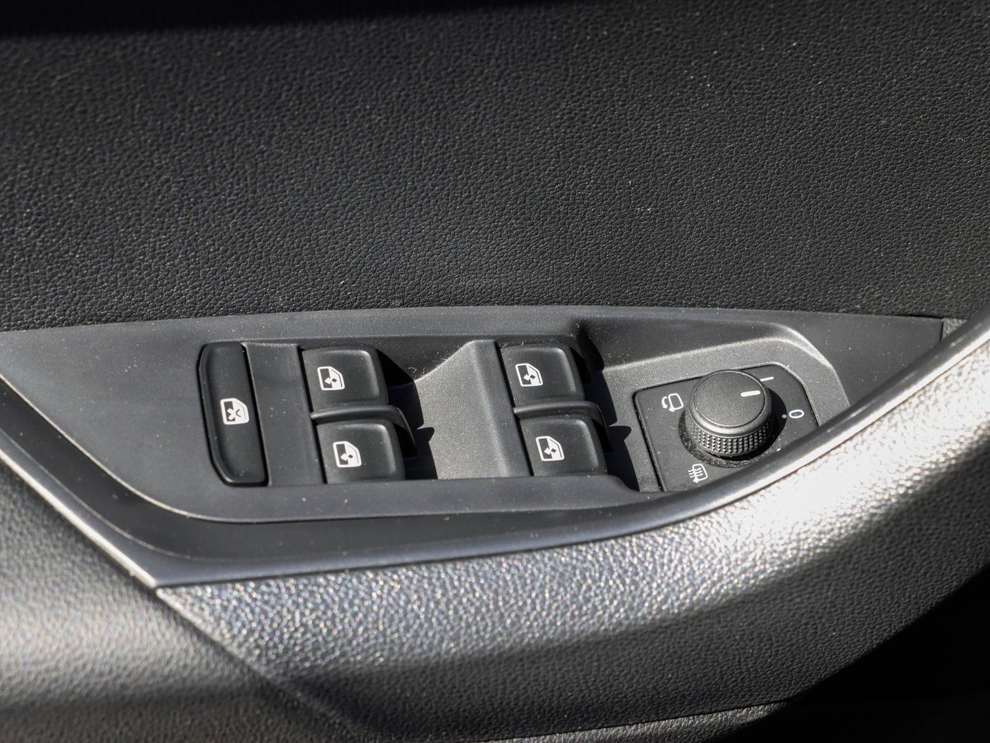 Škoda Karoq 1.5 TSI ACT Sportline 150PK DSG Camera Navi Stoel/Stuurverw. Race Blue 19 inch