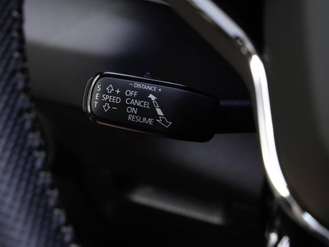 Škoda Karoq 1.5 TSI ACT Sportline 150PK DSG Camera Navi Stoel/Stuurverw. Race Blue 19 inch