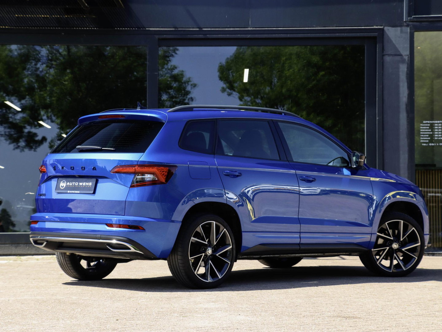 Škoda Karoq 1.5 TSI ACT Sportline 150PK DSG Camera Navi Stoel/Stuurverw. Race Blue 19 inch