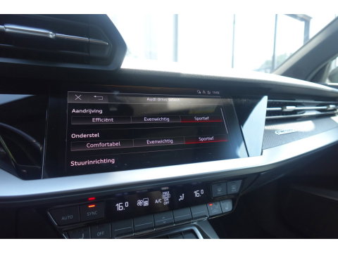 Audi S3 Sportback 2.0 TFSI S3 quattro PANO KEYLESS MASSAGE