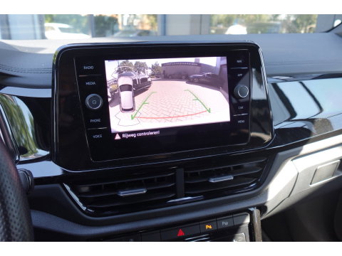 Volkswagen T-Roc 1.5 TSI R-Line PANO KEYLESS CAM