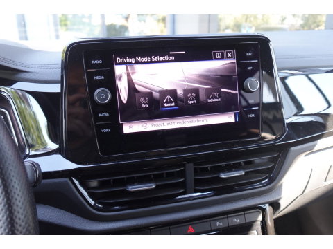 Volkswagen T-Roc 1.5 TSI R-Line PANO KEYLESS CAM