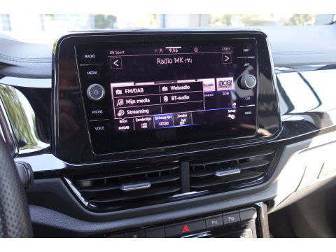 Volkswagen T-Roc 1.5 TSI R-Line PANO KEYLESS CAM