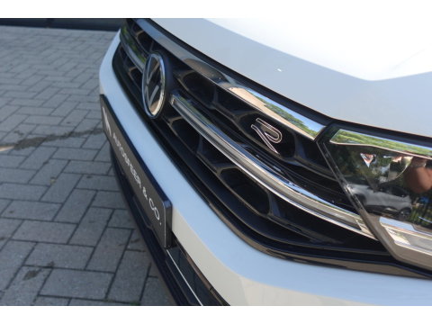 Volkswagen T-Roc 1.5 TSI R-Line PANO KEYLESS CAM