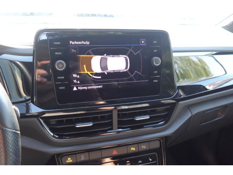 Volkswagen T-Roc 1.5 TSI R-Line PANO KEYLESS CAM